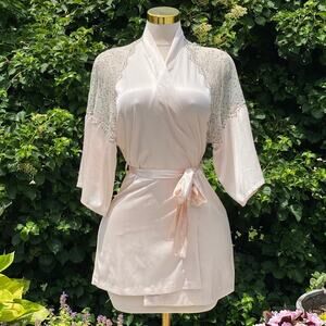 Victoria's Secret Blush Pink/Cream Robe with Black Lace Sleeve Romantic Feminine